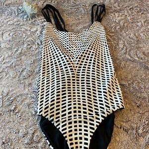 Lululemin Strappy Black & White Bathing Suit